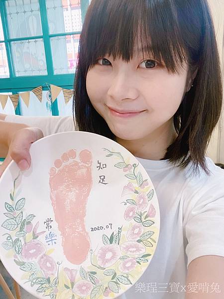 【台中親子拓印】拓印不用跑到鶯歌啦~~台中愛啃兔陶瓷手創坊拓印手掌腳ㄚ/拓印寶寶屁股