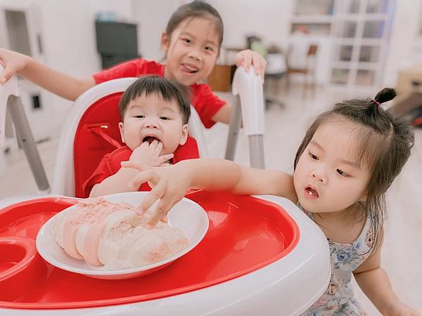 【寶寶副食品十四】myheart五段多功能兒童餐椅｜兩用式大餐盤可當畫畫桌