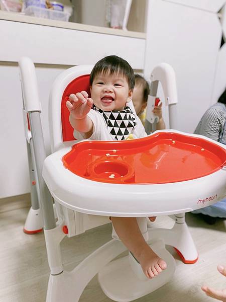 【寶寶副食品十四】myheart五段多功能兒童餐椅｜兩用式大餐盤可當畫畫桌