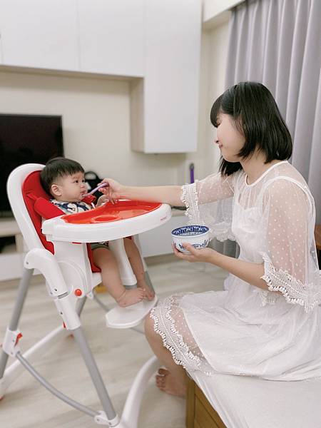 【寶寶副食品十四】myheart五段多功能兒童餐椅｜兩用式大餐盤可當畫畫桌