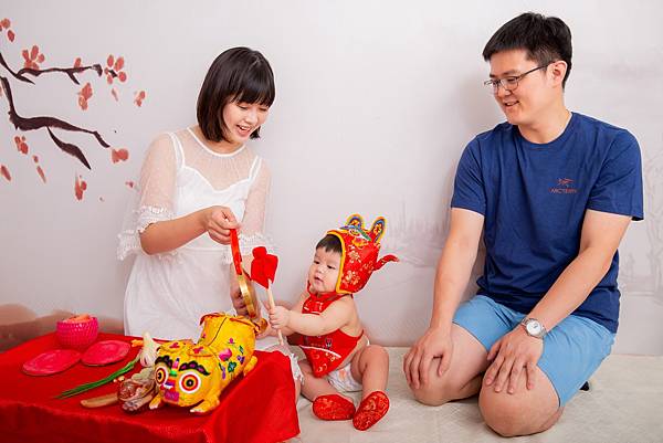 【中部寶寶攝影推薦】Lily Bubble影像工作室｜20種以上實體場景變化兒童專屬攝影棚｜兒童寫真