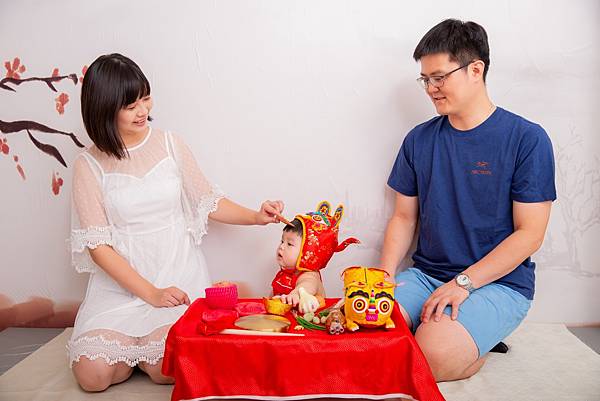 【中部寶寶攝影推薦】Lily Bubble影像工作室｜20種以上實體場景變化兒童專屬攝影棚｜兒童寫真
