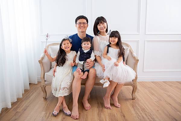 【中部寶寶攝影推薦】Lily Bubble影像工作室｜20種以上實體場景變化兒童專屬攝影棚｜兒童寫真