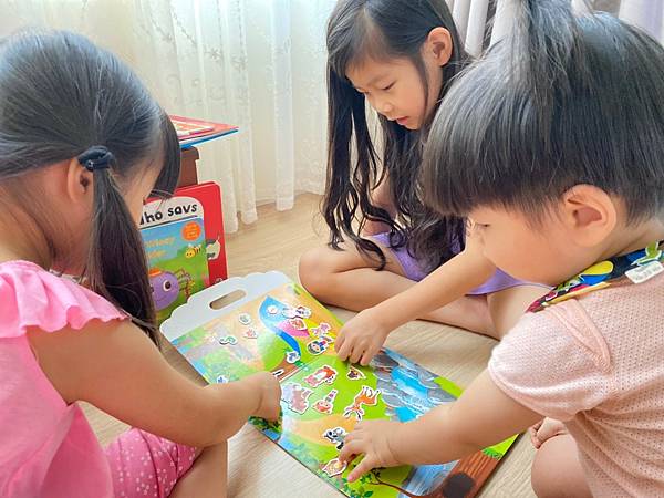 【樂讀心得】0~6歲英文童書推薦/磁鐵書/翻翻書/遊戲書，讓孩子從小愛上英文書