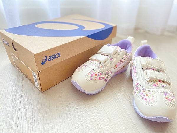 【最萌童鞋穿搭】亞瑟士ASICS2021年推出寶可夢/超級蝦趴的皮卡丘鞋/夢幻浪漫的碎花童鞋